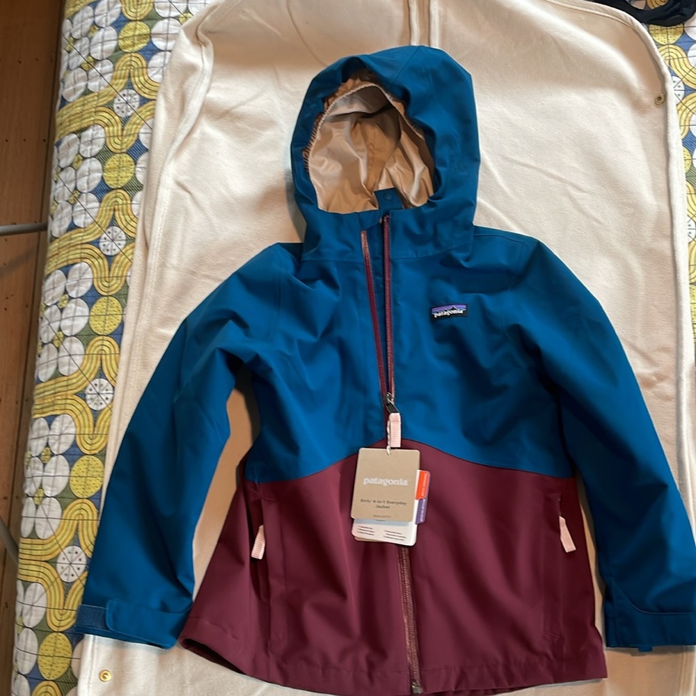 Patagonia 4-in-1 girls jacket size small 5/6 NWT